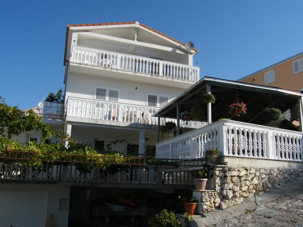 Apartments Zdenka Marina Bagian luar foto